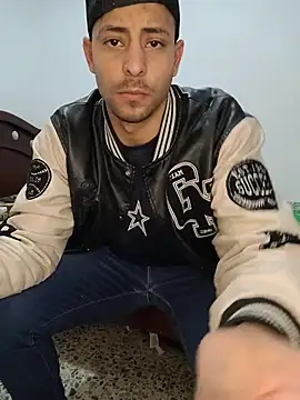 צ'אט XXX בשידור חי של Cris_LaCobra_