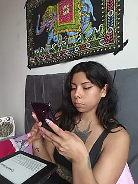 ivihetaira Adlı Modelin Canlı XXX Sohbeti