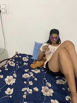 Priyanka011 Show Webcam