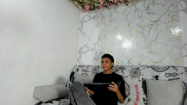 Andres_HoT_11's Live XXX Chat