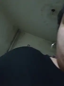 Luzz12's Live XXX Chat