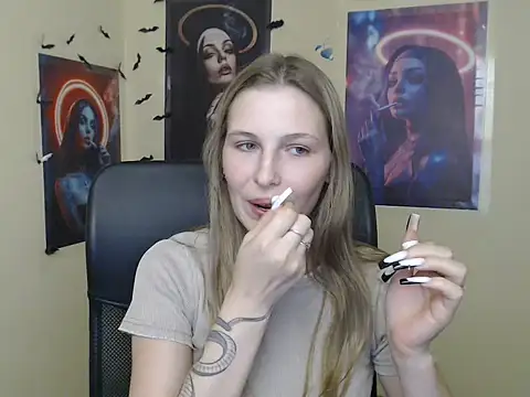 StrangerGi Adlı Modelin Canlı XXX Sohbeti