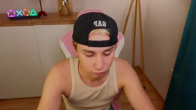 e1v1s' Live XXX Chat