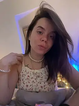 19_PetiteEilish_07's Live XXX Chat
