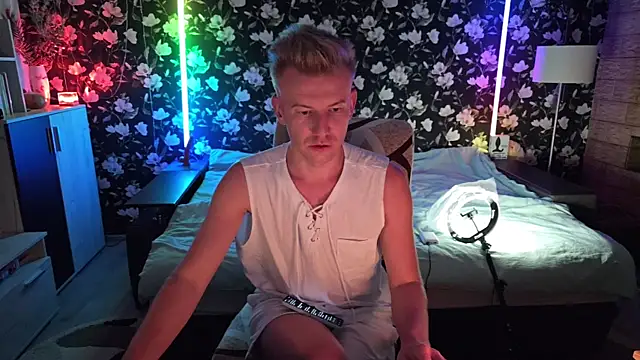 Vuitton webcam show