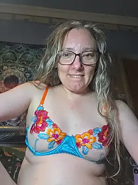 Izzylove47 – Live XXX-chat