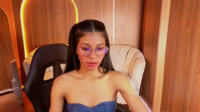Alina_b_'s Live XXX Chat
