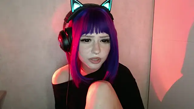 Chat +18 de YunaLeaf ao vivo