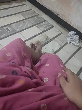 tamilselvi23's Live XXX Chat