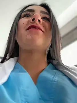 Chat +18 de CAROLINE__07 ao vivo