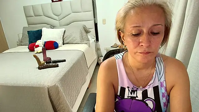 Chat XXX en directo de Naty_Stone