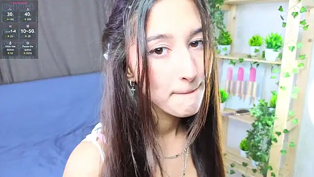Chat +18 de JasminKitany ao vivo