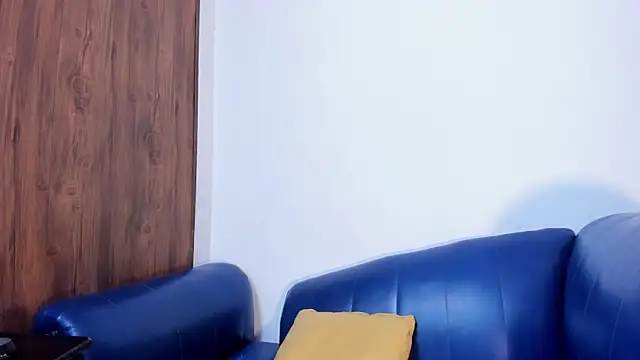 littlecum18 XXX чат на живо