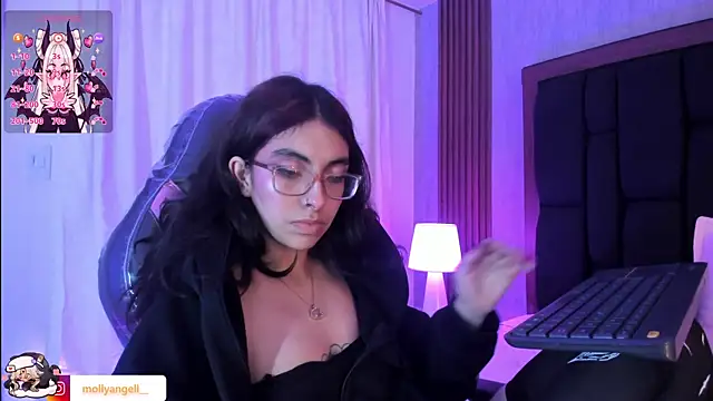 Chat +18 de Molly_A ao vivo