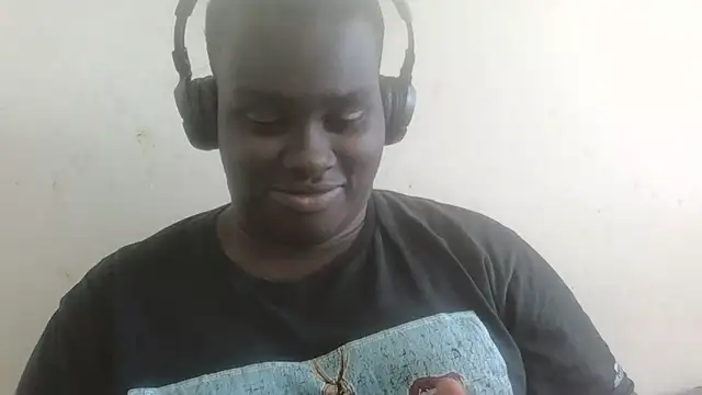 Chat +18 de KIngAtlasMensah ao vivo
