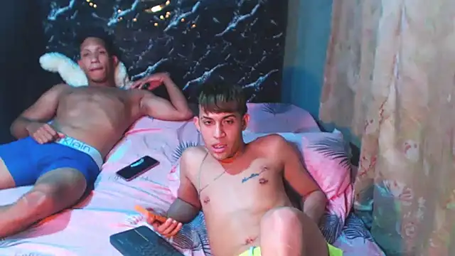 دردشة Wild_Squad الجنسية المباشرة