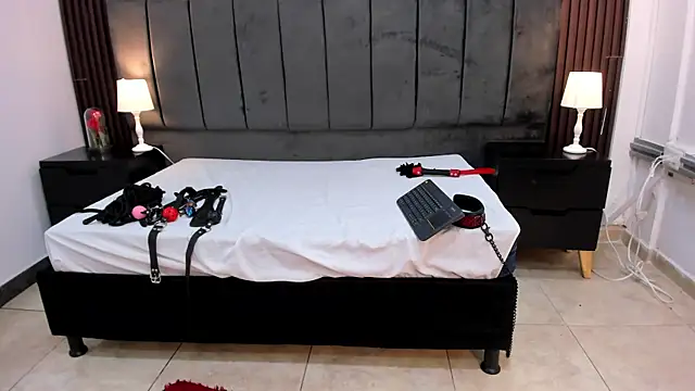 VioletRose_as élő XXX-chatje
