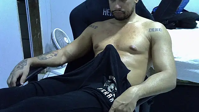 Show de webcam de moreno_dotado22