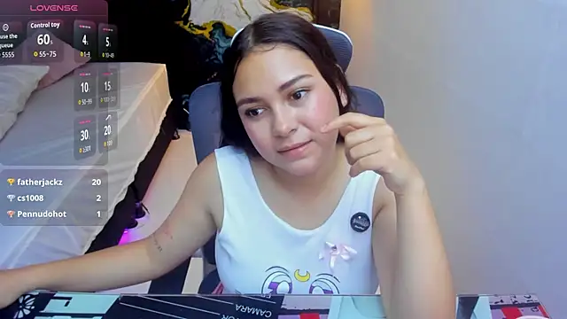 Živý XXX chat Littlee_Noemi