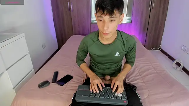 Show modela jacob_colliins na web-kameri