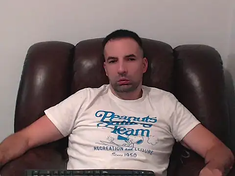 Leo_1617 Chat XXX in diretta