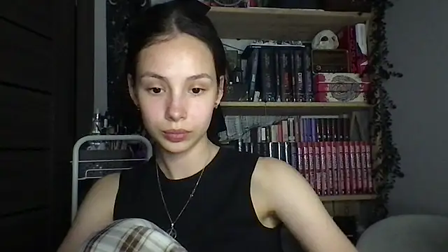 Yuna5343 Adlı Modelin Canlı XXX Sohbeti