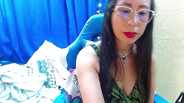 צ'אט XXX בשידור חי של Gia_leinn