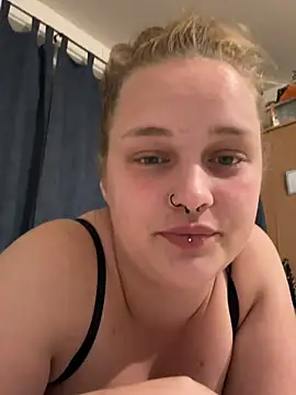 Show modela Laylaa_Rose na web-kameri