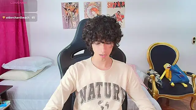 Czat XXX na żywo – Nude_Boy18