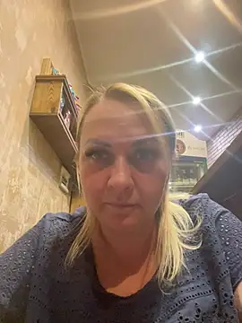 Show modela NattaKis na web-kameri
