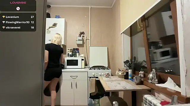 Chat +18 de AngelJeni ao vivo