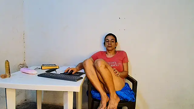 Oh_Tique's Live XXX Chat