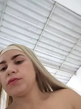 Charlott_smi Chat XXX in diretta