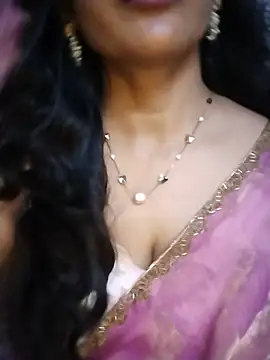 Telugu_angeljanu1 élő XXX-chatje