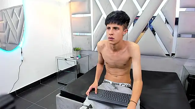 MikeHunteer Chat XXX in diretta