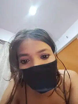 Candyy_crushh Adlı Modelin Web Kamerası Şovu