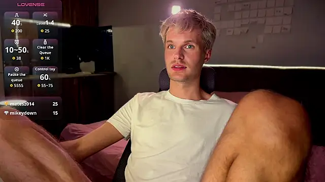 Leonnextdoor Show in webcam