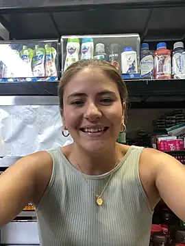 دردشة Andrea_19blonde الجنسية المباشرة