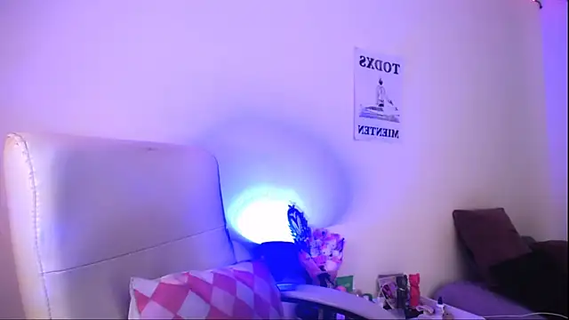 elektraa_sky11 Adlı Modelin Canlı XXX Sohbeti