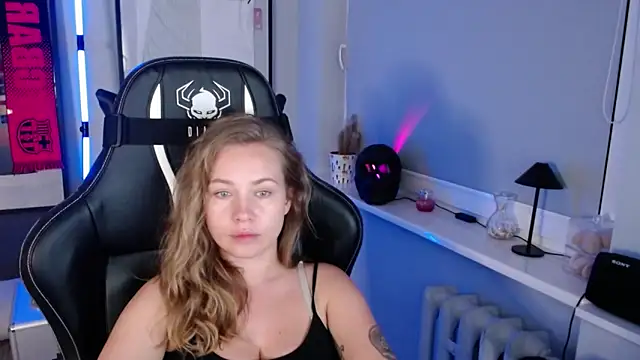 Chat +18 de holly_xglam ao vivo