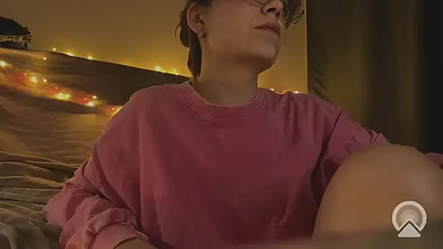 Feloraa live XXX chat