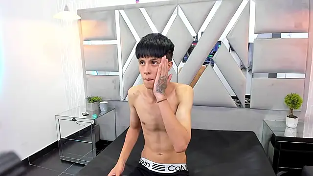 Chat XXX ao vivo de MikeHunteer