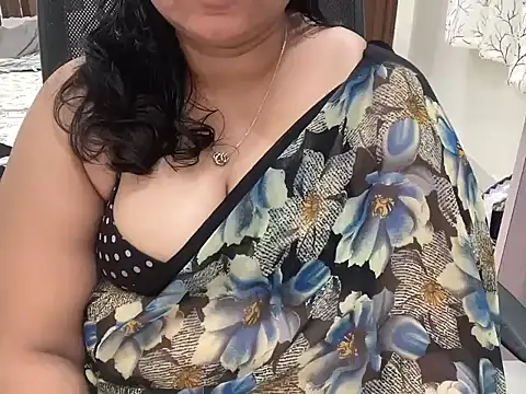 Horney-TeluguAunty's Live XXX Chat