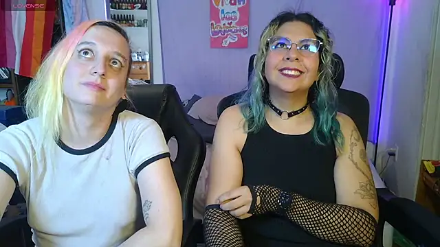 צ'אט XXX בשידור חי של Evelan420