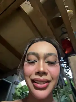 צ'אט XXX בשידור חי של Innocent_yanixx69