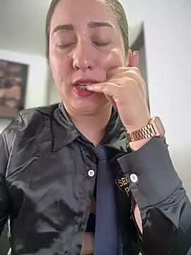 suzy-111's Webcam Show