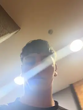 ARON_LUXX Adlı Modelin Canlı XXX Sohbeti
