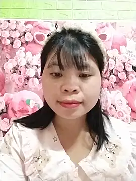 Xuka_lyss Adlı Modelin Canlı XXX Sohbeti