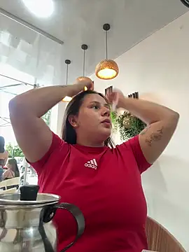 Ivonny_Goldie Adlı Modelin Canlı XXX Sohbeti