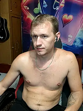 XXX chat uživo modela DiMastyzzz